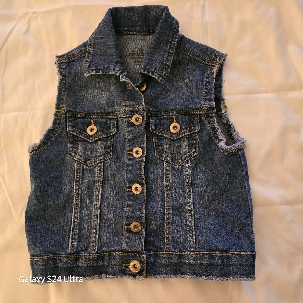 Girl's Jordache Denim Vest Size 7/8